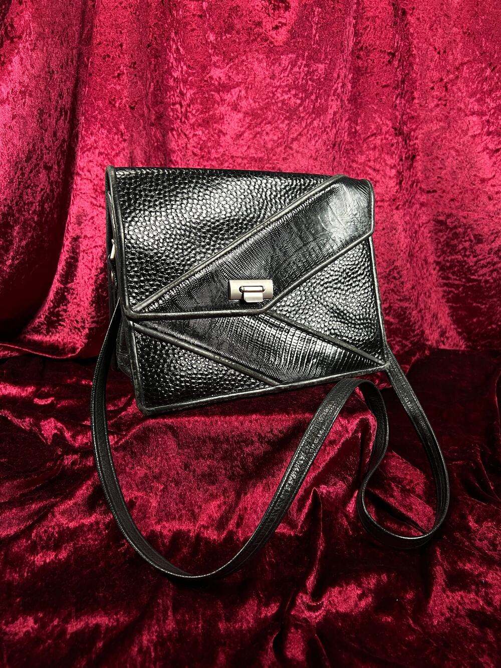 Vintage Y2K Black Leather Shoulder Bag - Reptile Embossed Patchwork Purse
